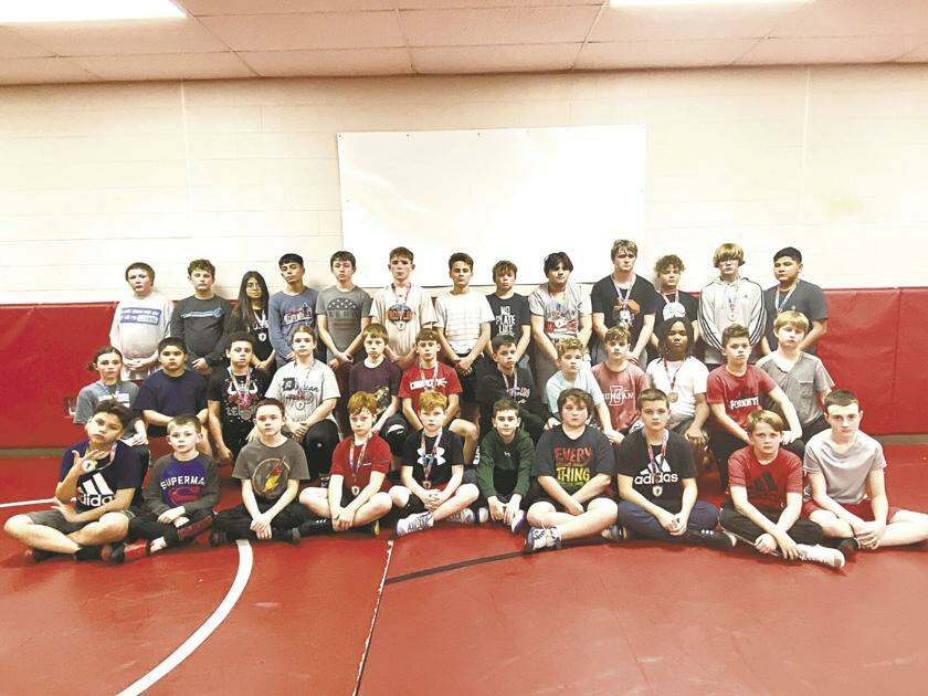 Duncan Middle School Wrestling opens new season with huge numbers | News