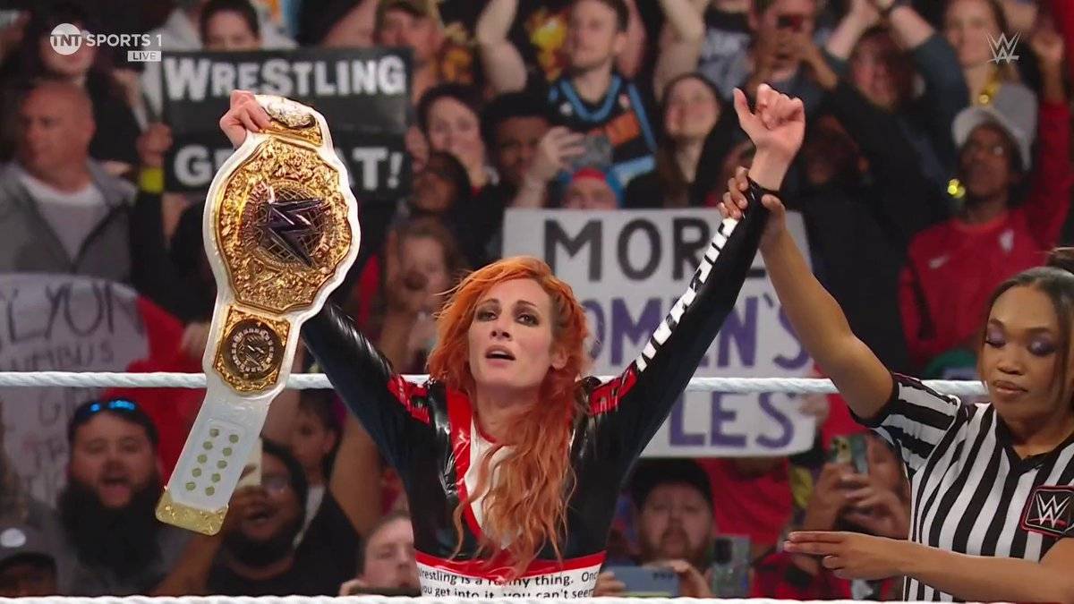 Becky Lynch wins WWE Women’s World Championship on Raw!
